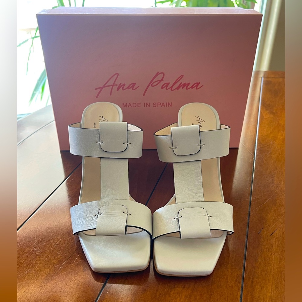 NEW Ana Palma T-Band Leather Sandals